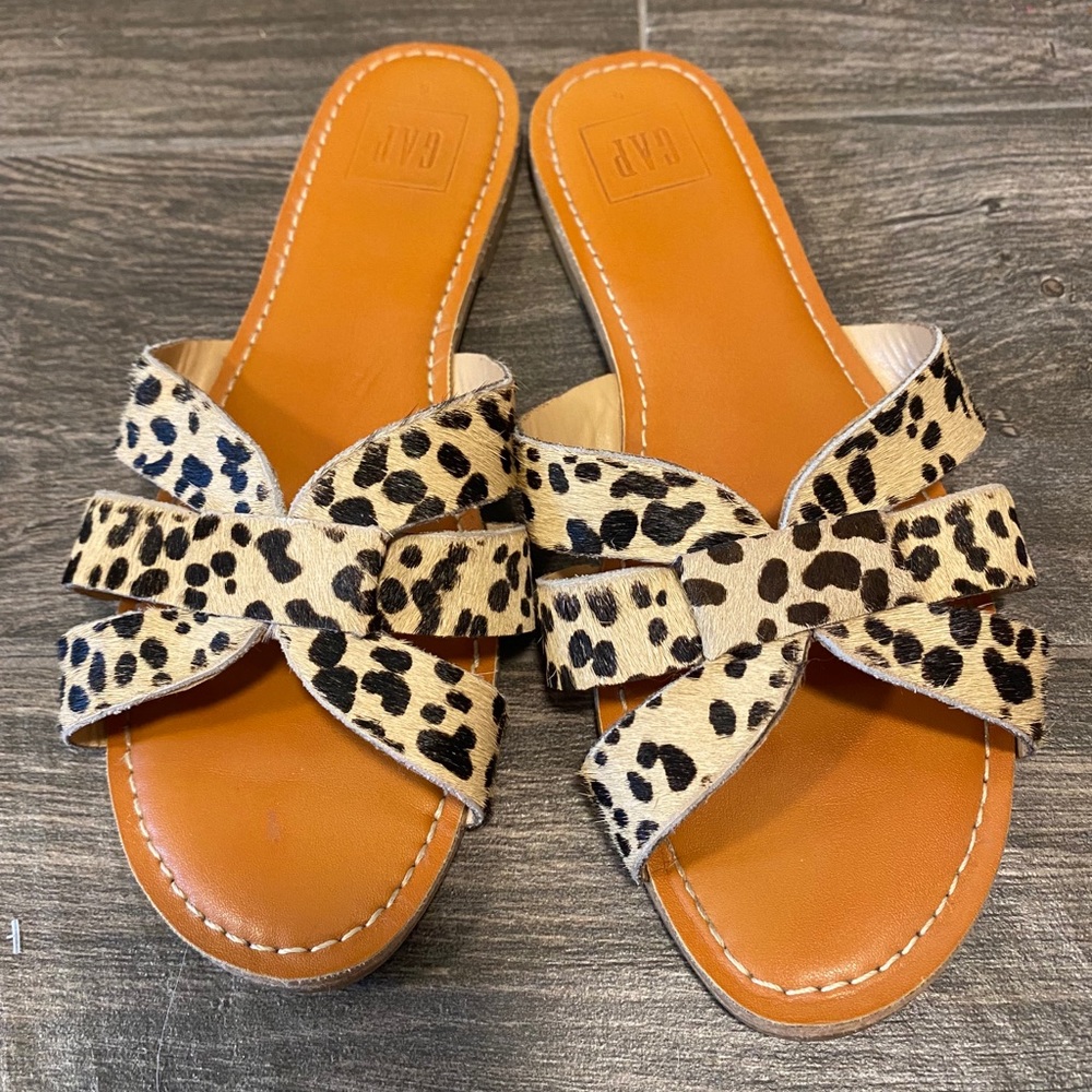 Gap leapord slides